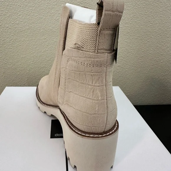 Dolce Vita Huey H2O Wide Booties Dune Suede Size 8 NIB - Picture 3 of 6